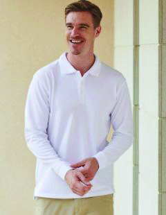 Henbury H478 Coolplus long sleeve polo shirt in white on a male model